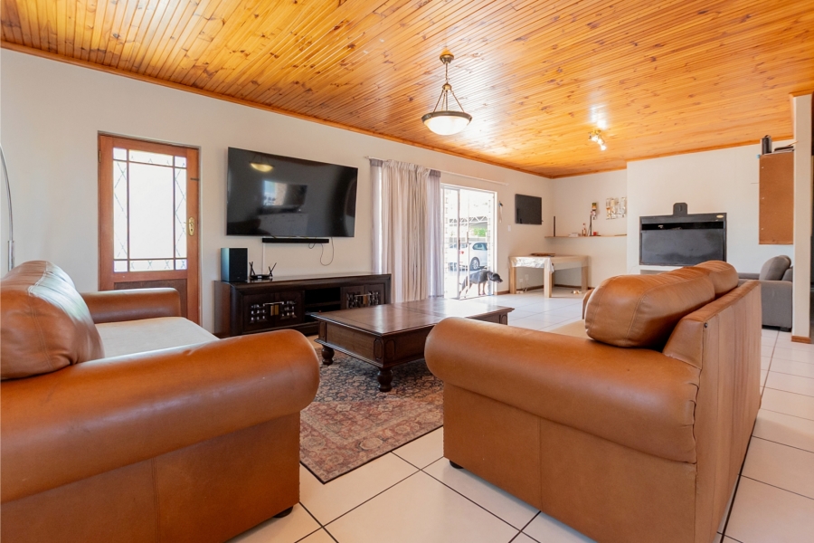 3 Bedroom Property for Sale in Laaiplek Western Cape